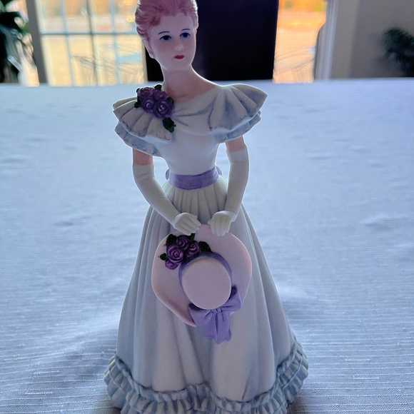 Homco Other - Vintage Homco 14061 Elizabeth 8” porcelain figurine